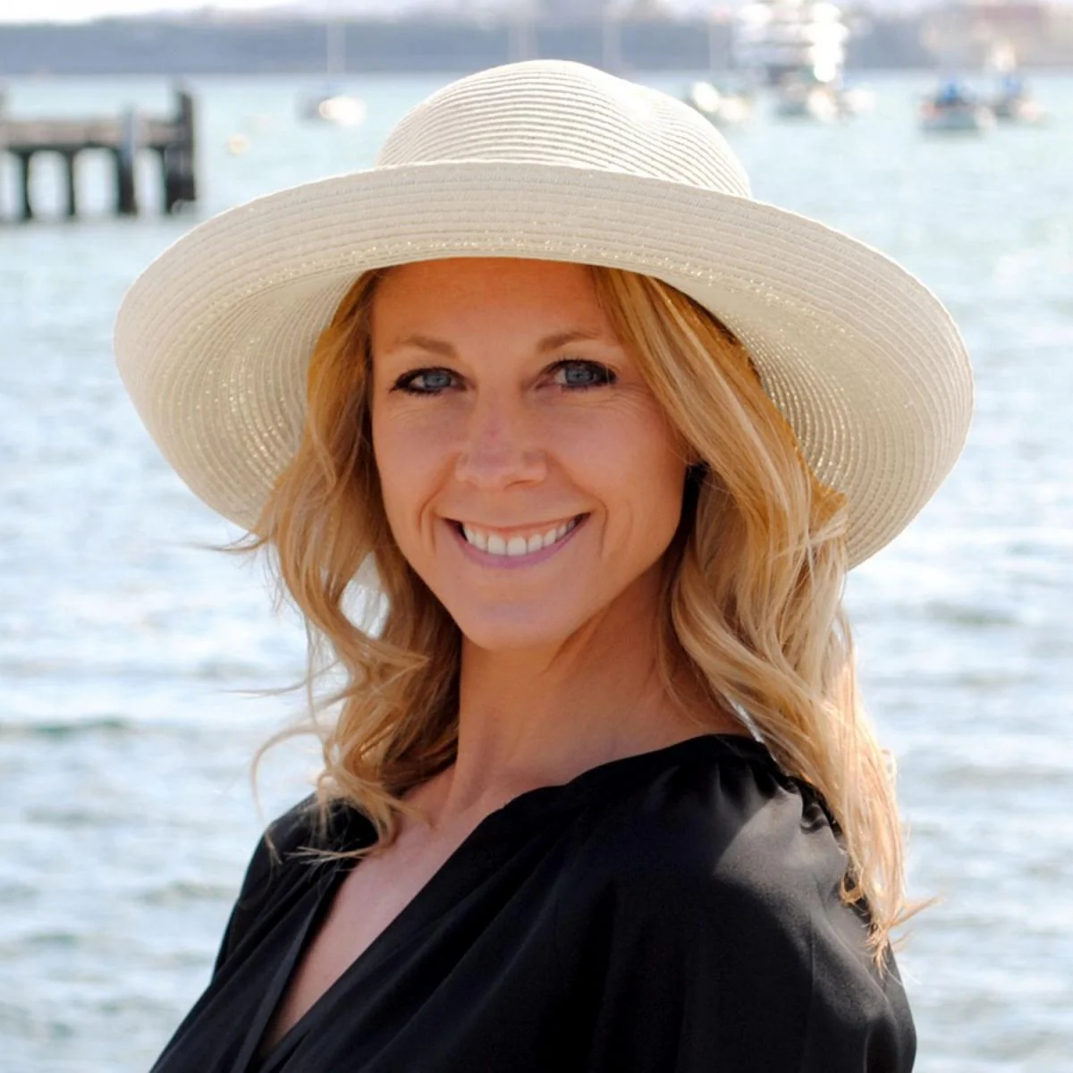 Traveler Toyo Straw Breton Sun Hat - Image 2